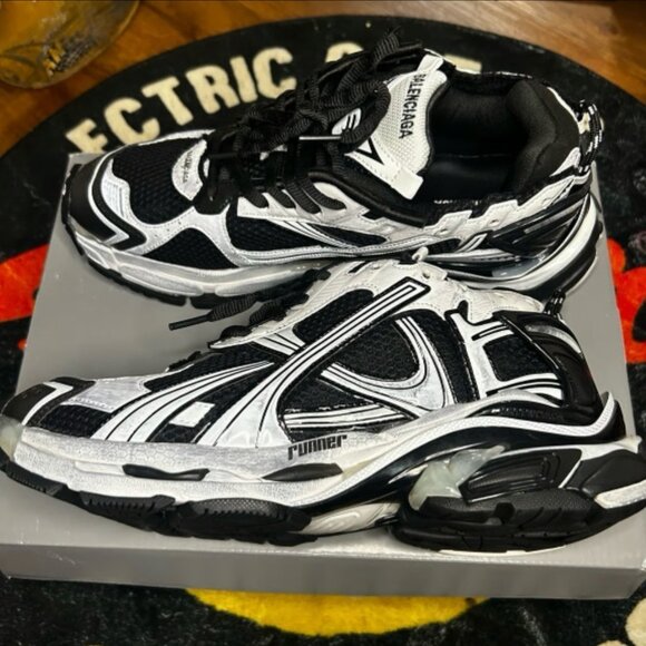 Balenciaga Runners black/white (size 9 men) - Picture 1 of 6